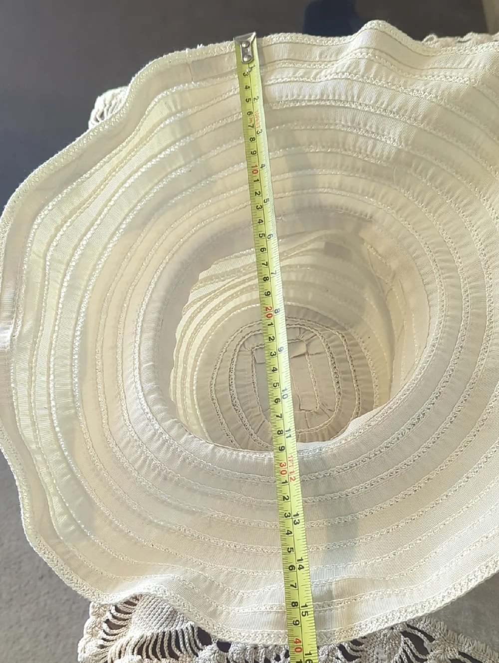 Vintage Y2K Ivory Wide Brim Sun Hat, Wired Adjustable Brim Romantic Garden Party - Picture 9 of 12
